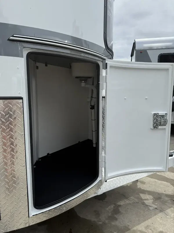 2HAL 370 - Image 7