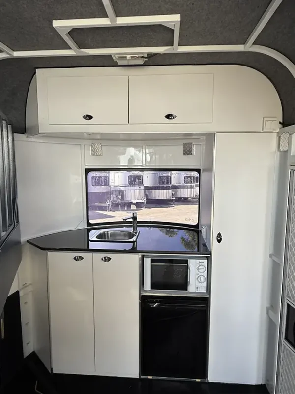 2HAL 416 CAMPER - Image 9