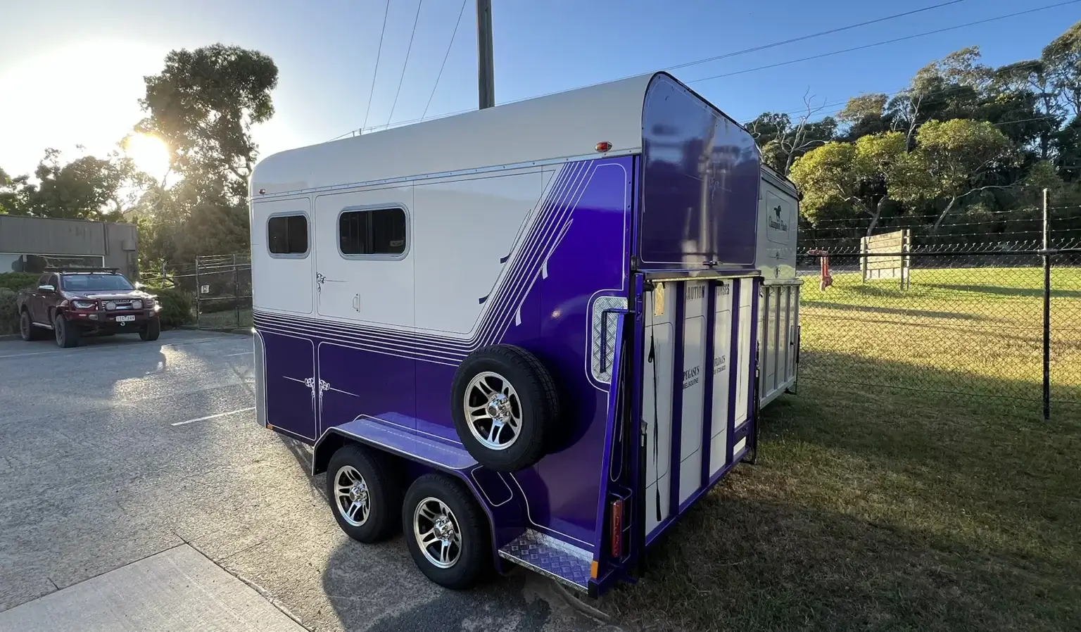 Statesman Horse Floats & Goosenecks